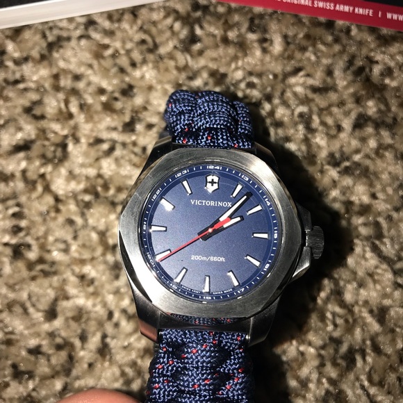 Victorinox Swiss Army paracord watch - Picture 7 of 8